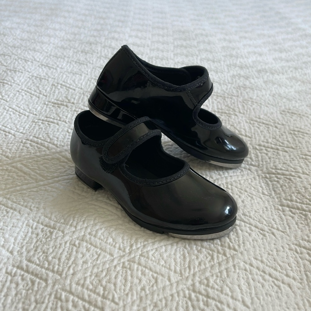 EUC So Danca Girls dance tap shoes. Size 7.5 little girl / toddler